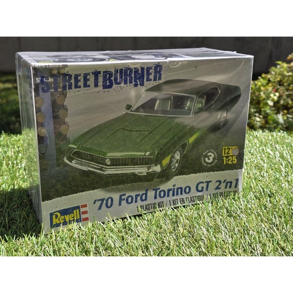 REVELL - '70 FORD TORINO GT 2'n 1 - New FACTORY SEALED #85-4099 - Picture 1 of 9